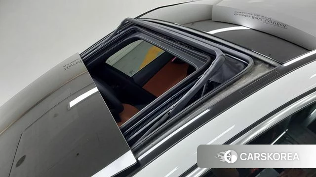 Mercedes-Benz C-Class W206 2022 Белый из Кореи, фото 3