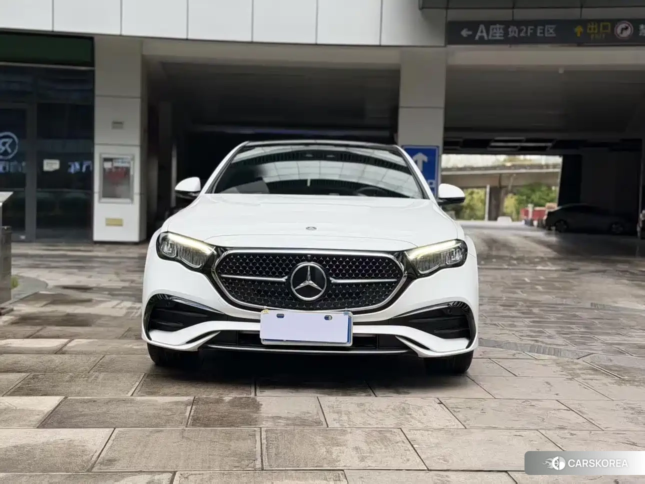 Mercedes-Benz E-Class 2024 Белый из Китая, фото 3