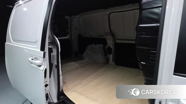 Hyundai Staria 2021 Белый из Кореи, фото 3