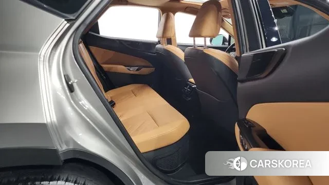 Lexus NX350h Second generation 2023 Серебристо-серый из Кореи, фото 3