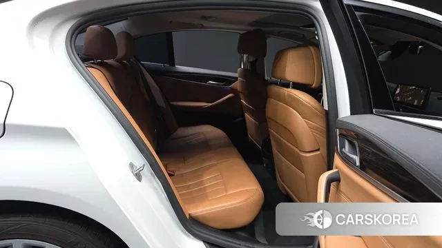 BMW 5 Series (G30) 2021 Белый из Кореи, фото 3