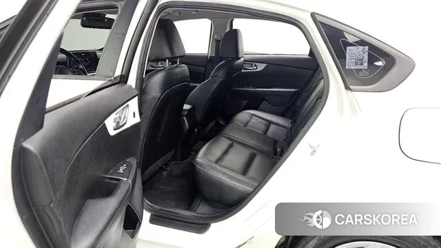 Kia The New K3 2nd generation 2021 Белый из Кореи, фото 3