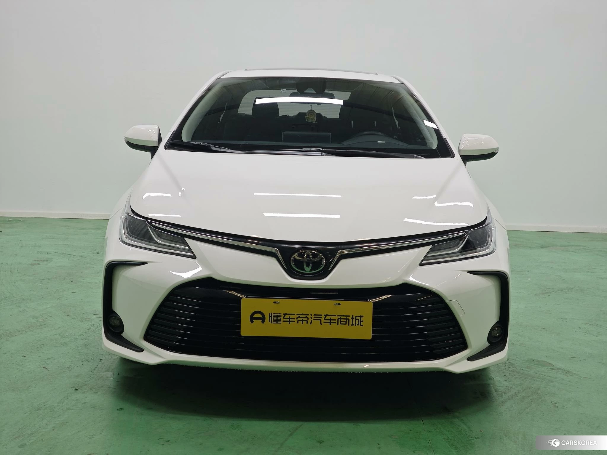 Toyota Corolla 2021 Белый из Китая, фото 3