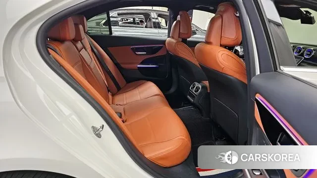 Mercedes-Benz C-Class W206 2022 Белый из Кореи, фото 3