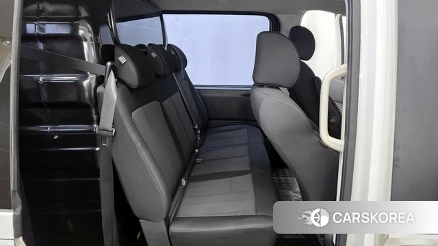 Hyundai Staria 2023 Белый из Кореи, фото 3