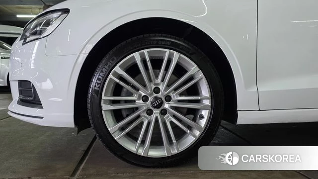 Audi New A3 2018 Белый из Кореи, фото 3