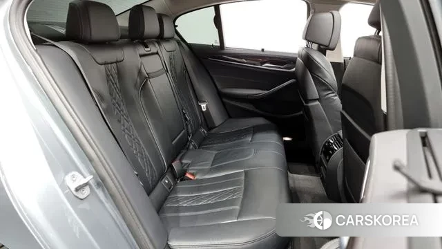 BMW 5 Series (G30) 2022 Серебряный из Кореи, фото 3