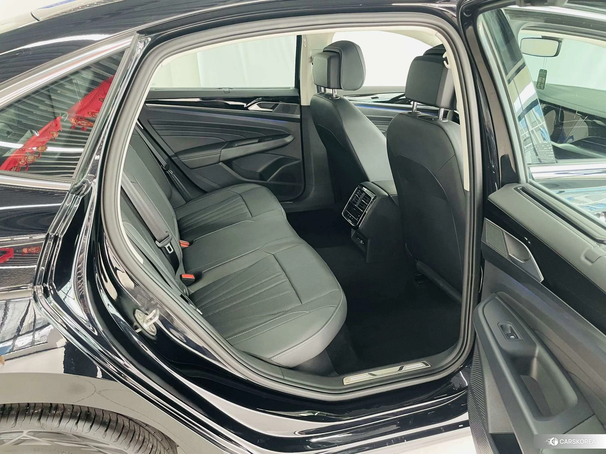 Volkswagen Passat 2024 Черный из Китая, фото 3