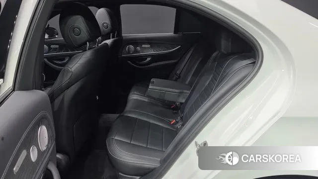 Mercedes-Benz E-Class W213 2021 Белый из Кореи, фото 3