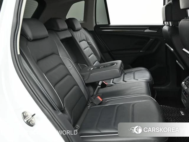 Volkswagen Tiguan second Generation 2018 Белый из Кореи, фото 3