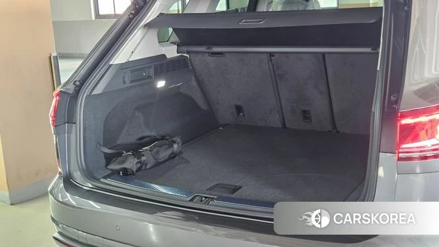 Volkswagen Touareg 3rd generation 2026 Серый из Кореи, фото 3