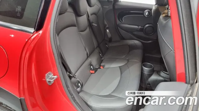 Mini Cooper 2022 Красный из Кореи, фото 3