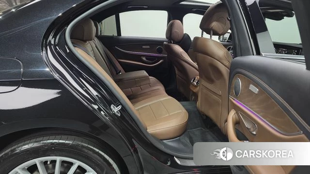 Mercedes-Benz E-Class W213 2021 Черный из Кореи, фото 3