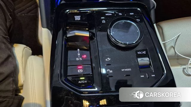 BMW 5 Series (G60) 2025 Серый из Кореи, фото 3