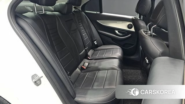 Mercedes-Benz E-Class W213 2018 Белый из Кореи, фото 3