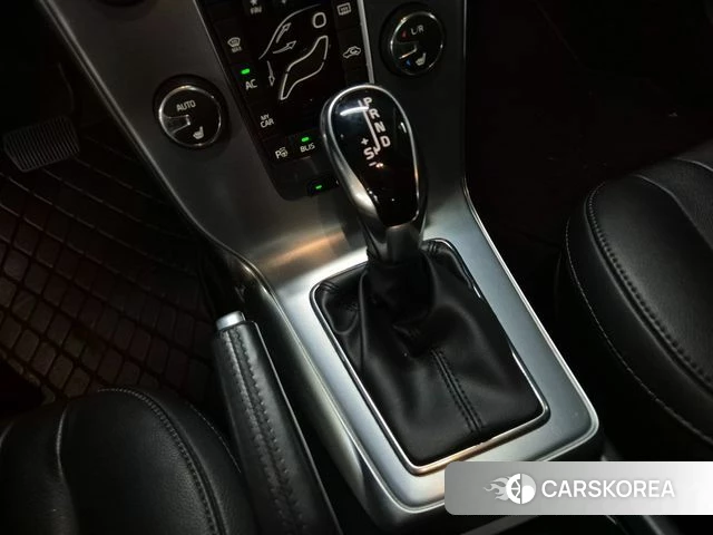 Volvo V40 2018 Серый из Кореи, фото 3
