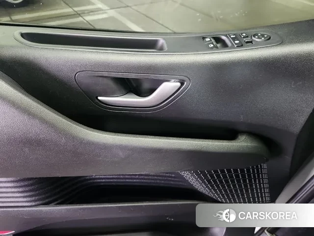 Hyundai Staria 2022 Серый из Кореи, фото 3