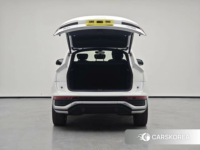 Audi Q5L Sportback 2022 Белый из Китая, фото 3