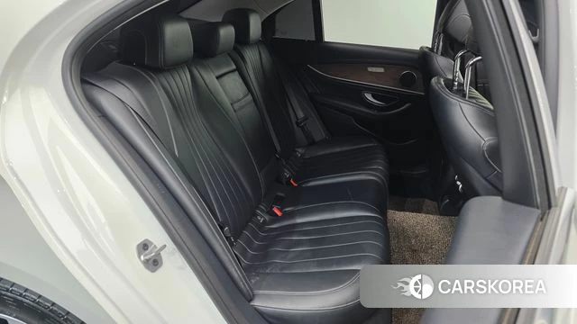 Mercedes-Benz E-Class W213 2019 Белый из Кореи, фото 3