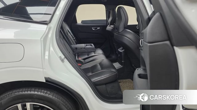 Volvo XC60 second Generation 2020 Белый из Кореи, фото 3