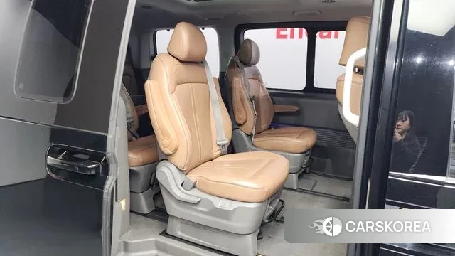 Hyundai Staria 2021 Черный из Кореи, фото 3