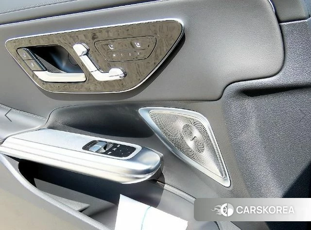 Mercedes-Benz CLE-Class C236 2024 Серебристо-серый из Кореи, фото 3
