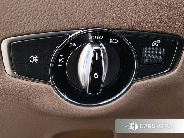 Mercedes-Benz E-Class W213 2023 Белый из Кореи, фото 3