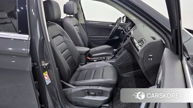 Volkswagen Tiguan second Generation 2020 Серый из Кореи, фото 3