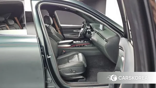 Genesis GV70 2021 Темно-зеленый из Кореи, фото 3