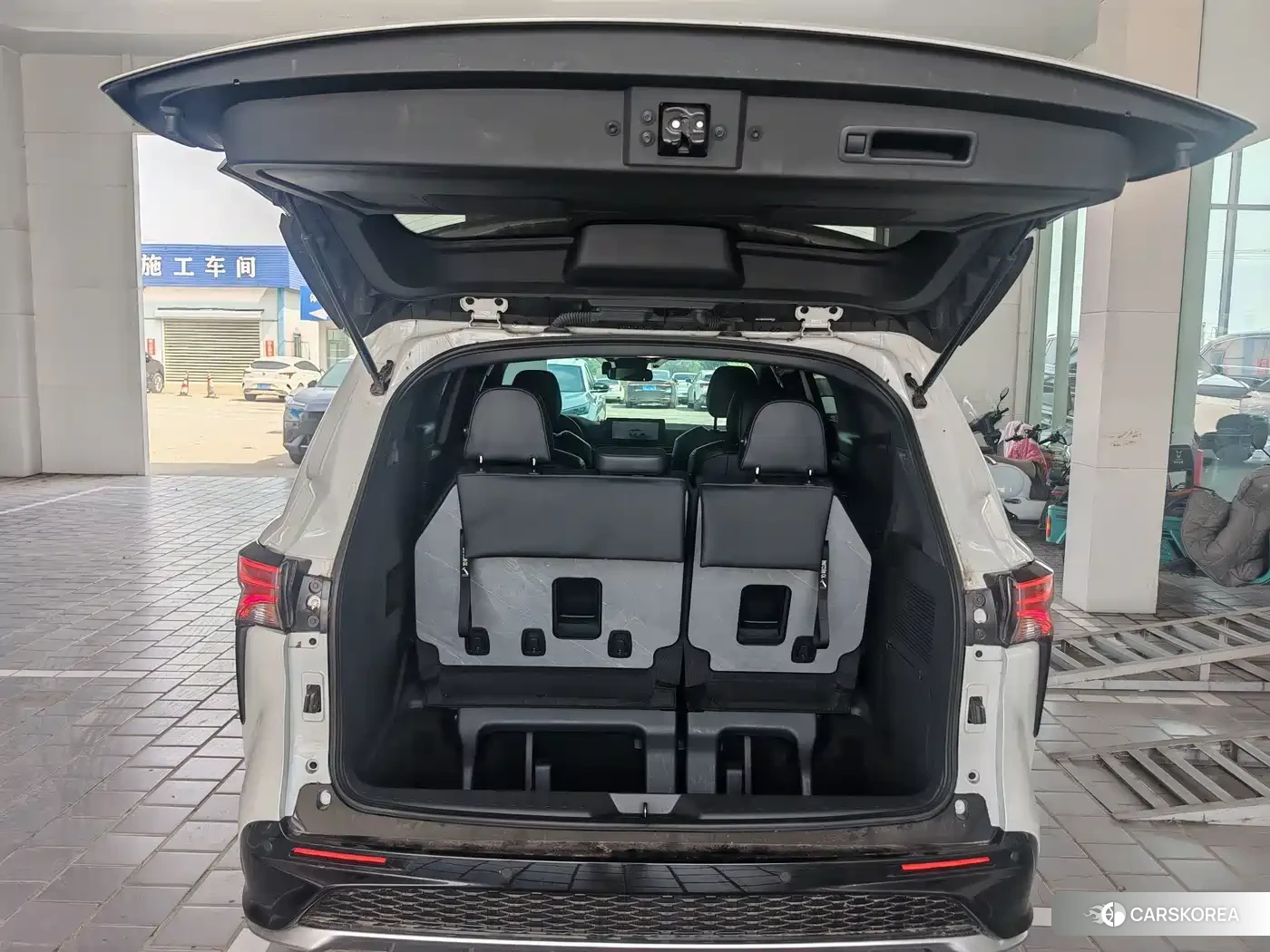 Toyota Granvia 2024 Белый из Китая, фото 4