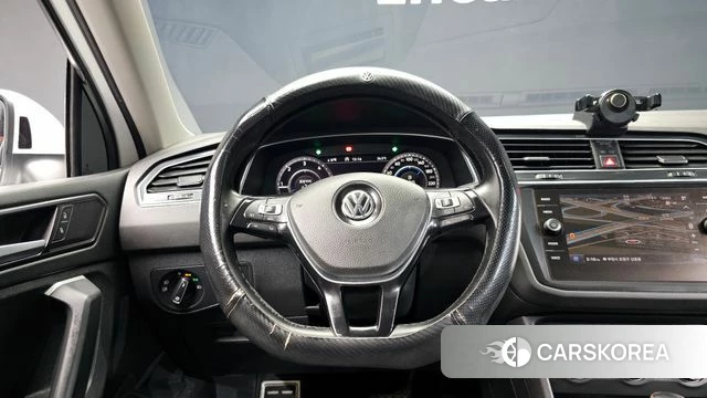 Volkswagen Tiguan second Generation 2018 Белый из Кореи, фото 3