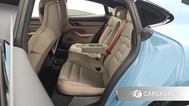 Porsche Taycan 2025 Небесно-голубой из Кореи, фото 3