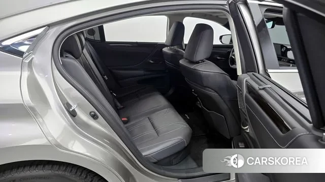 Lexus ES300h 7th generation 2020 Песочный из Кореи, фото 3