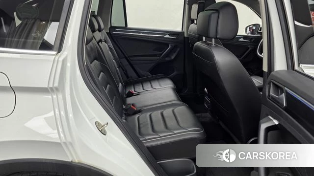 Volkswagen Tiguan second Generation 2021 Белый из Кореи, фото 3
