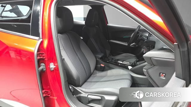 Peugeot 2008 Second generation 2023 Красный из Кореи, фото 3
