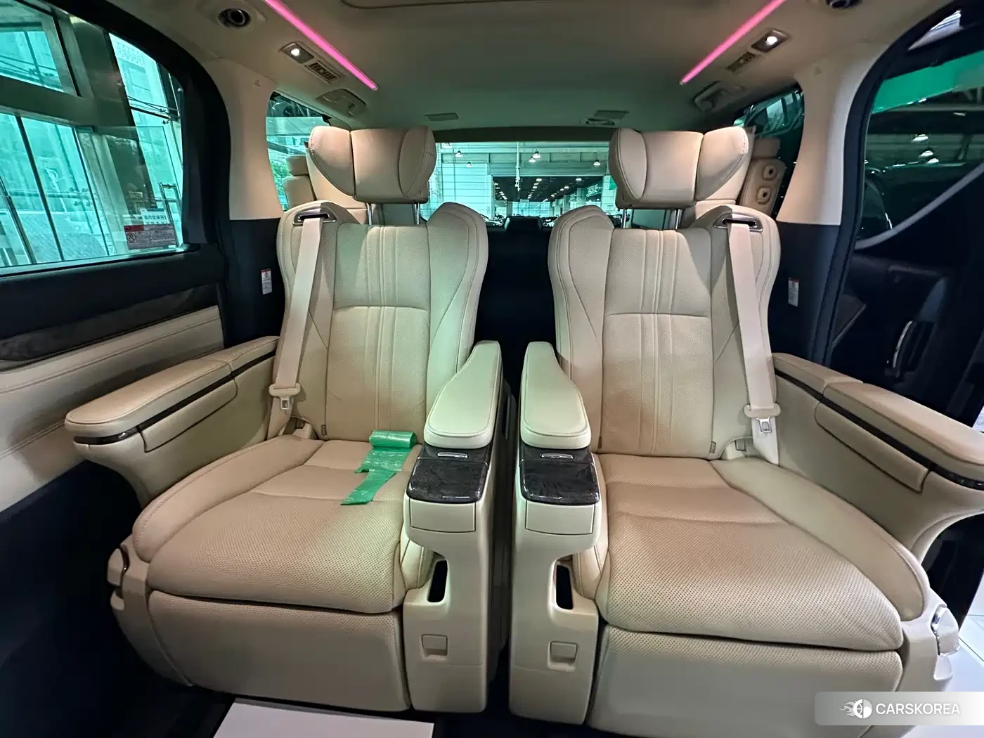 Toyota Vellfire 2022 Черный из Китая, фото 3