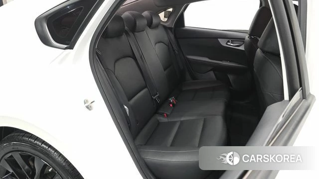 Kia The New K3 2nd generation 2021 Белый из Кореи, фото 3