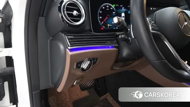 Mercedes-Benz E-Class W213 2021 Белый из Кореи, фото 3