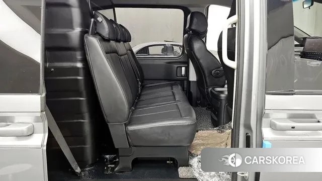 Hyundai Staria 2023 Серебряный из Кореи, фото 3