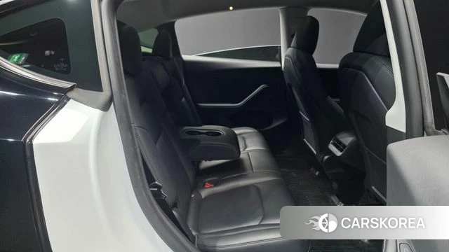 Tesla Model Y 2024 Черный из Кореи, фото 3