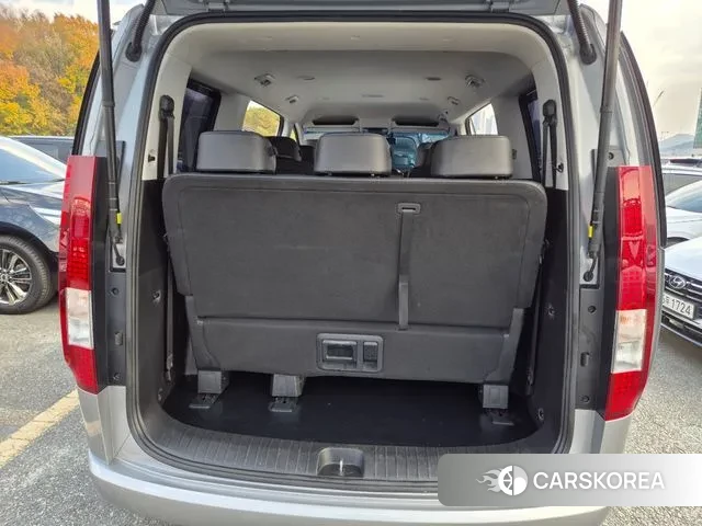 Hyundai Staria 2023 Серебристо-серый из Кореи, фото 3