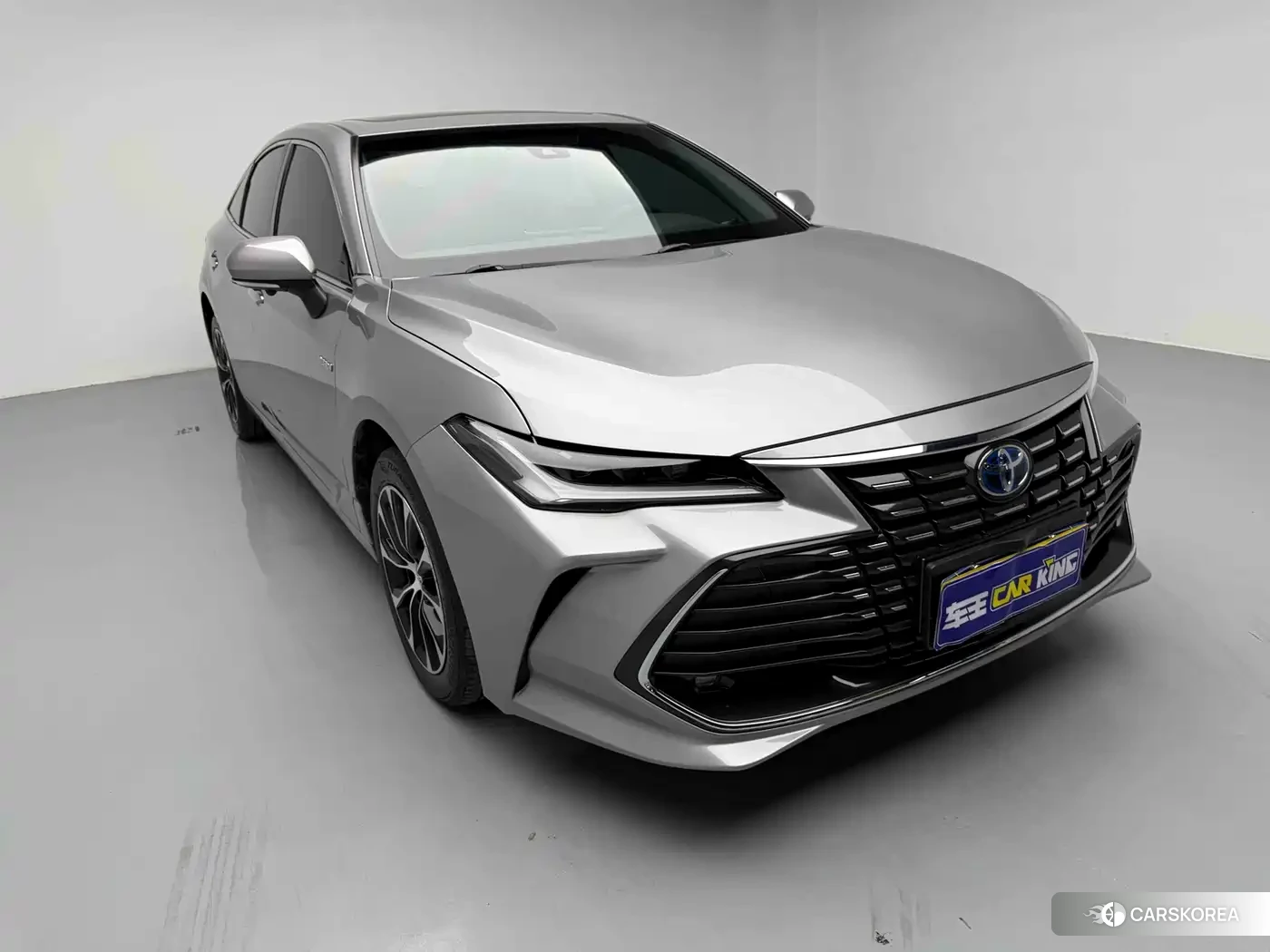 Toyota Avalon 2023 Champagne/brown из Китая, фото 3