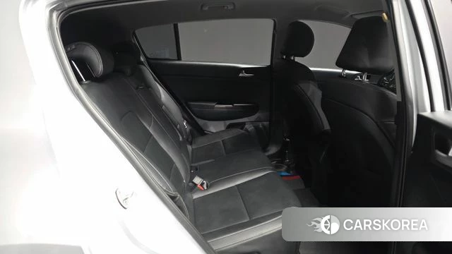 Kia Sportage The Bold 2021 Серебристо-серый из Кореи, фото 3