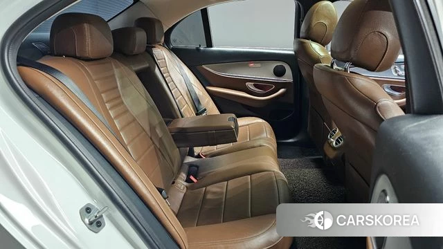 Mercedes-Benz E-Class W213 2019 Черный из Кореи, фото 3