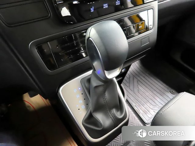 Hyundai Staria 2024 Желтый из Кореи, фото 3
