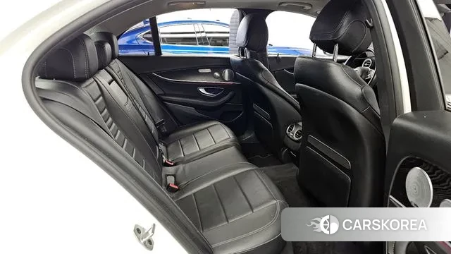 Mercedes-Benz E-Class W213 2018 Белый из Кореи, фото 3