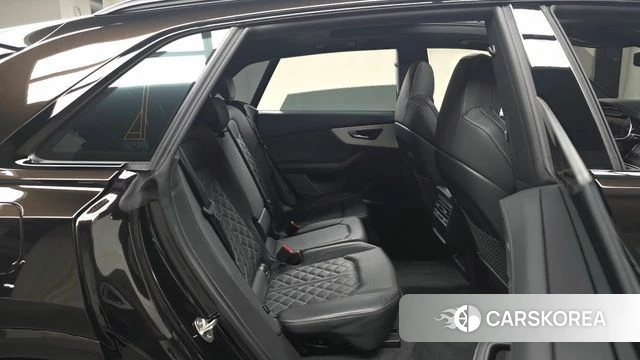 Audi Q8 (4M) 2023 Коричневый из Кореи, фото 3