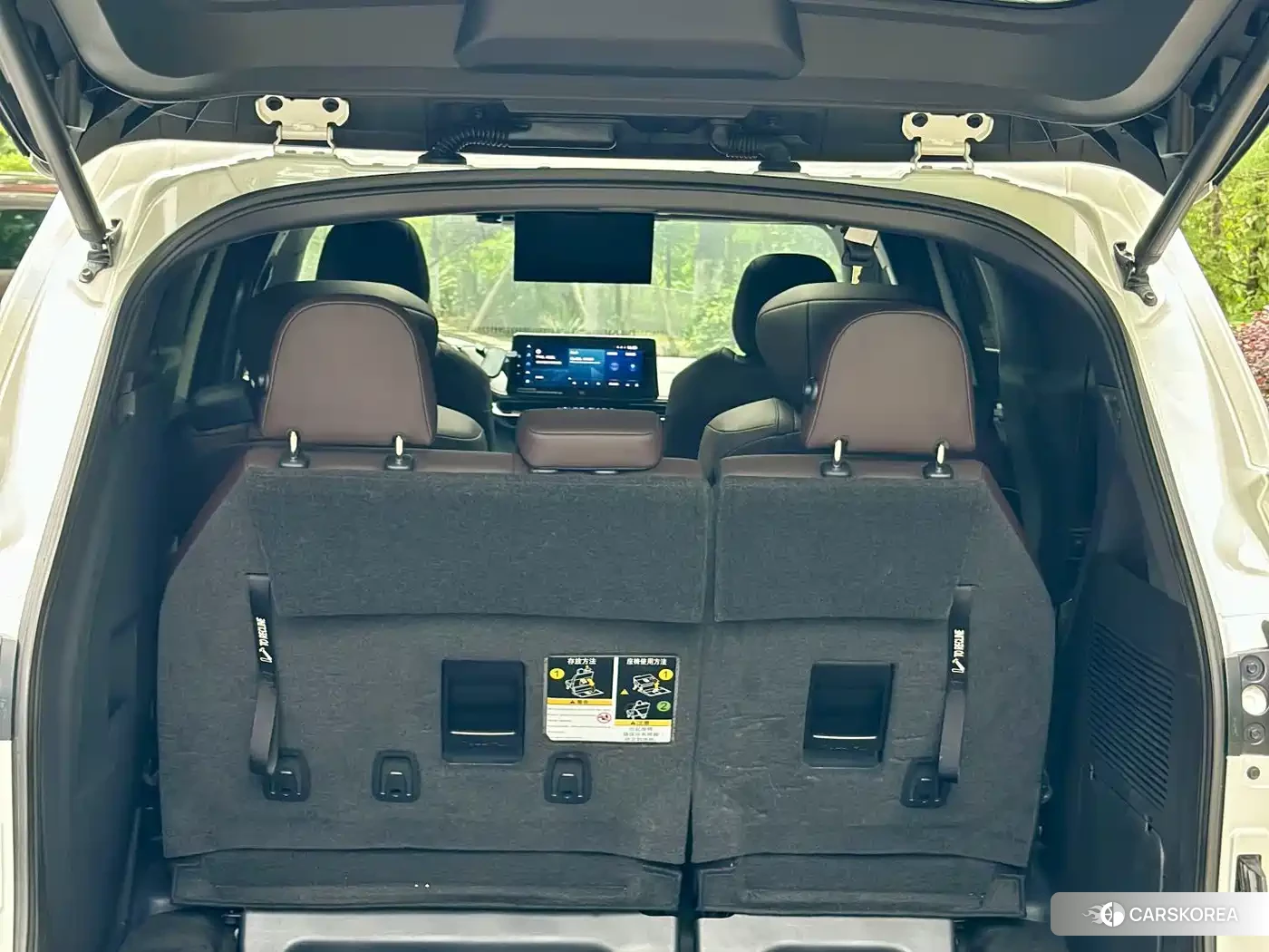 Toyota Granvia 2023 Белый из Китая, фото 3