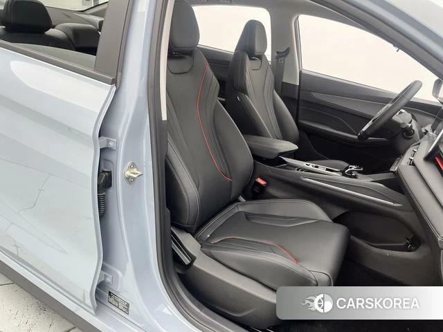Geely Automobile Binrui 2026 Темно-серый из Китая, фото 3