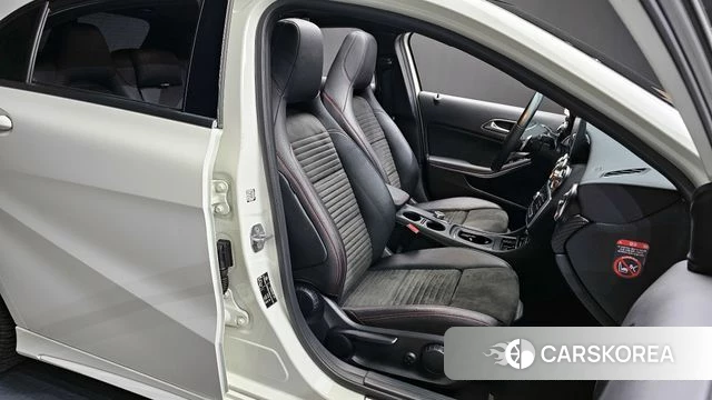 Mercedes-Benz A-Class W176 2018 Белый из Кореи, фото 3